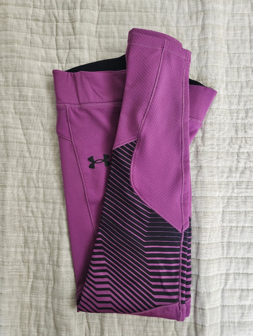 Under Armour Girls Purple and Black Gradient Leggings M